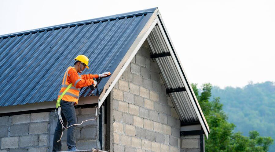 Professional residential roofers in Sardis, MS